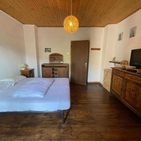 Casa Vacanza Pegrini Nel Centro Storico Di กาวี ภายนอก รูปภาพ