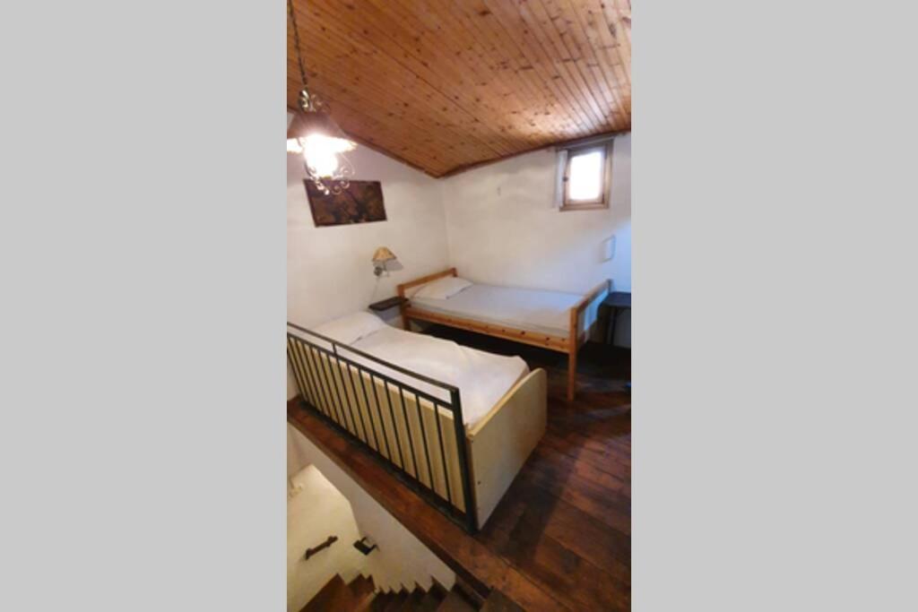Casa Vacanza Pegrini Nel Centro Storico Di กาวี ภายนอก รูปภาพ