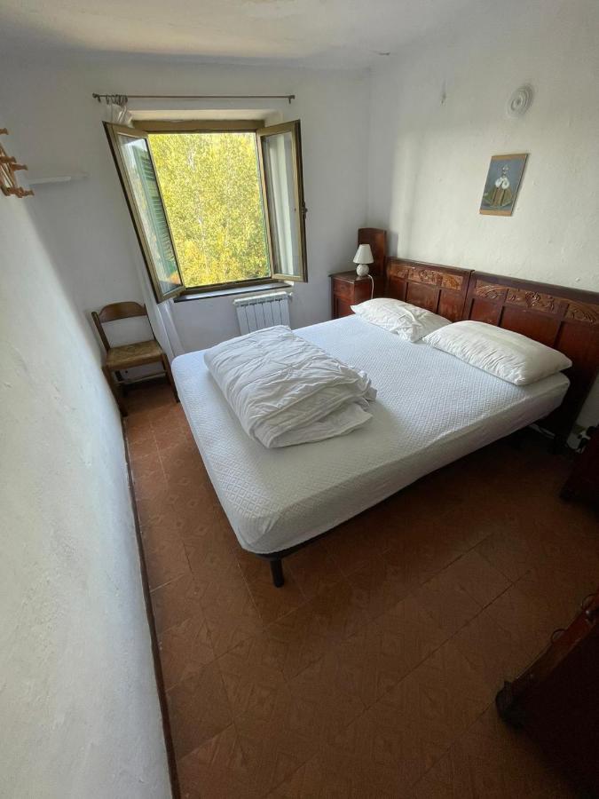 Casa Vacanza Pegrini Nel Centro Storico Di กาวี ภายนอก รูปภาพ