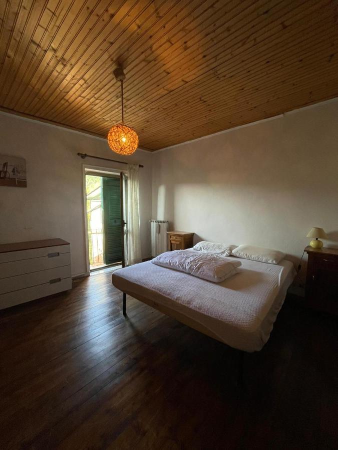 Casa Vacanza Pegrini Nel Centro Storico Di กาวี ภายนอก รูปภาพ